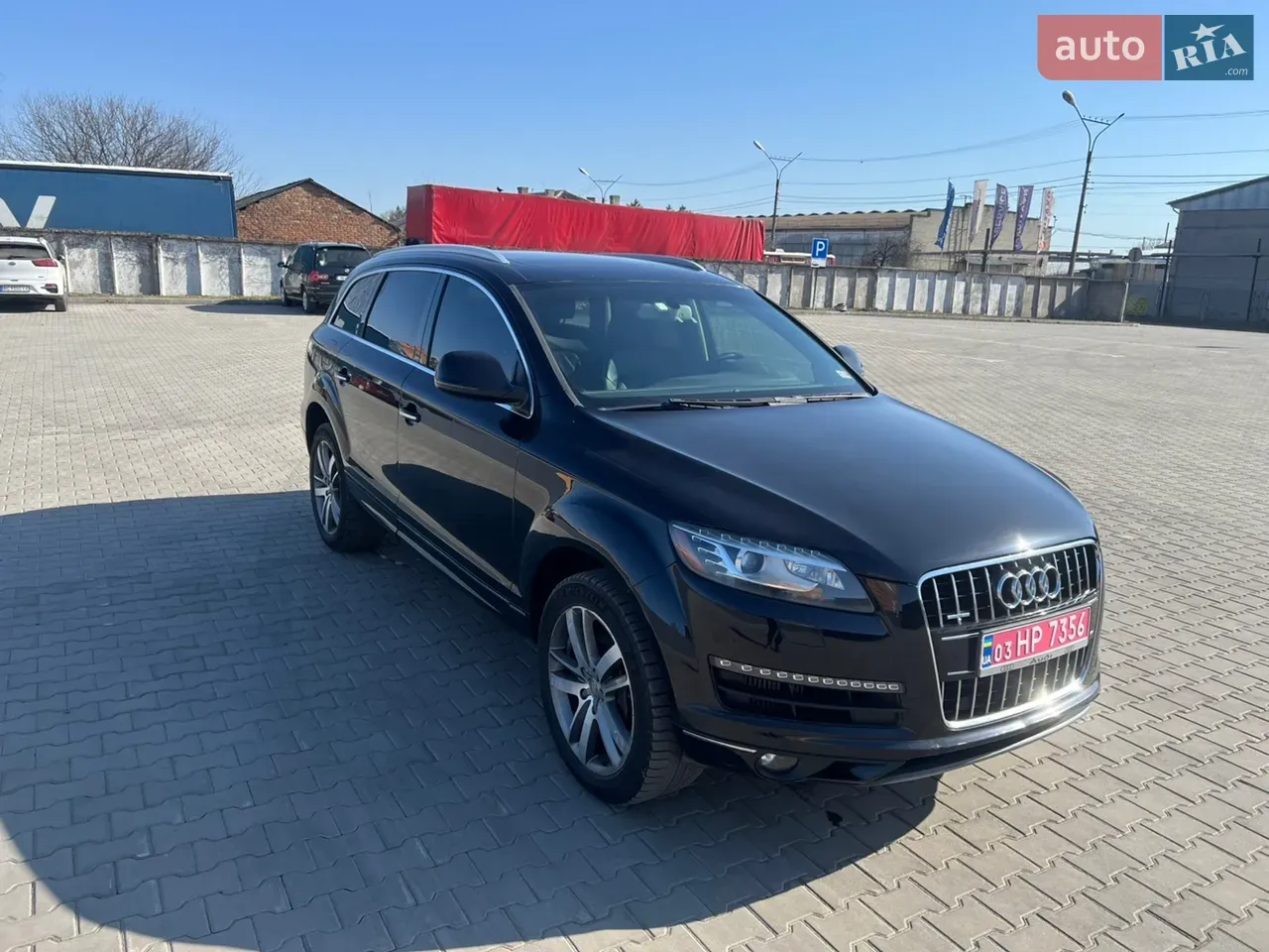 Audi Q7 2011 photo 2
