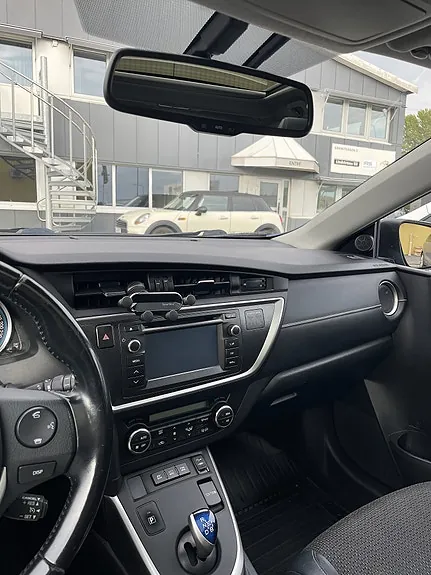 Toyota Auris 2014 photo 3