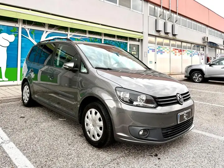 Volkswagen Touran 2012 photo 3