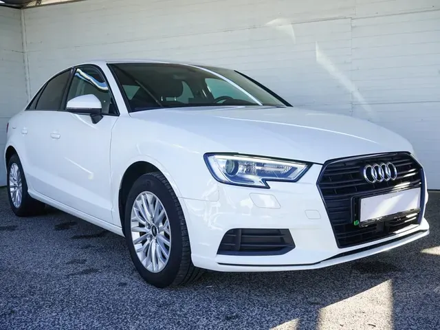 Audi A3 Sedan 2018 photo 2