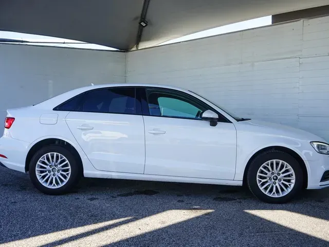 Audi A3 Sedan 2018 photo 3