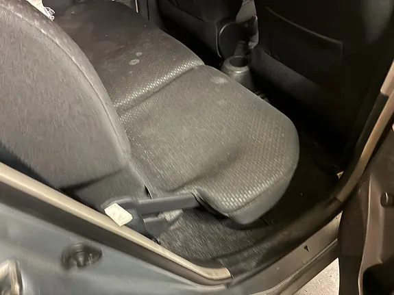 Toyota Yaris 2011 photo 5