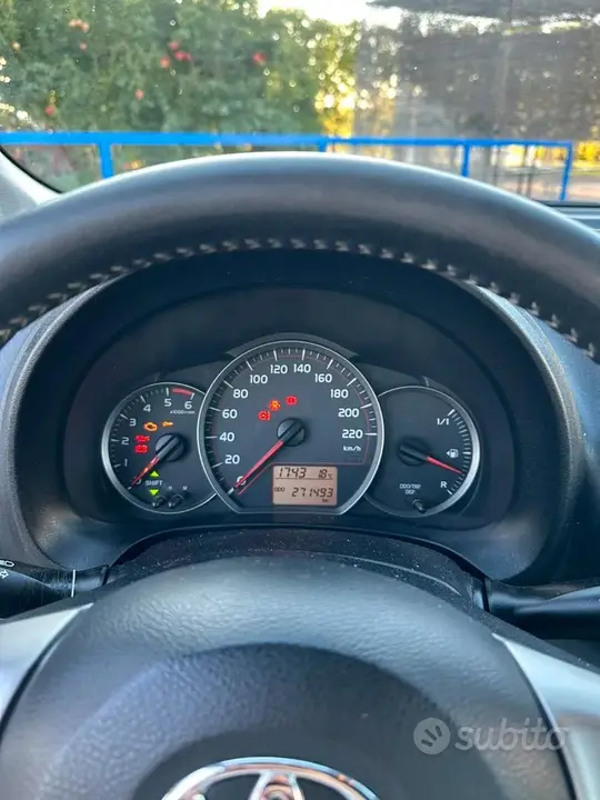 Toyota Yaris 2011 photo 5