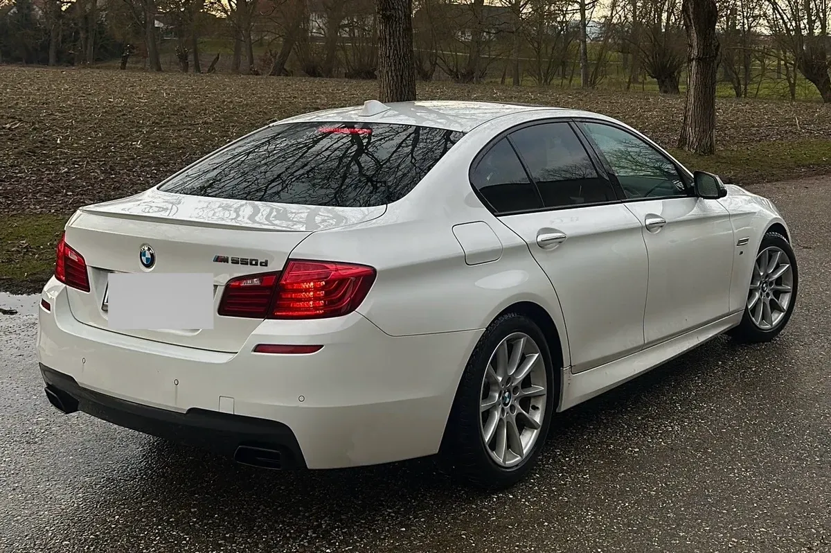 BMW 5 Series 2013 photo 2