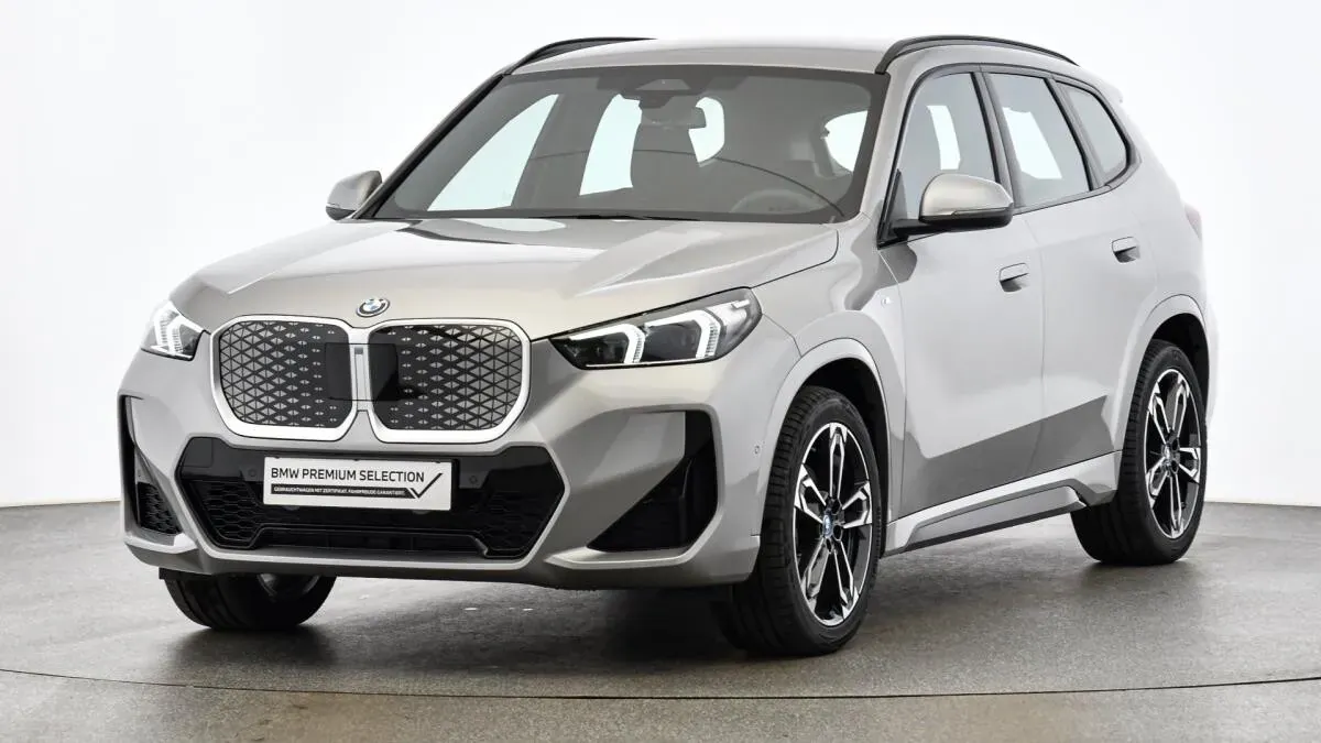 BMW Ix1 2025 photo 2