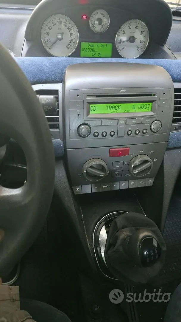 Lancia Ypsilon 2004 photo 4