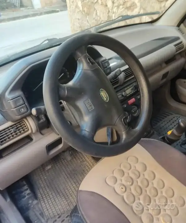 Land Rover Freelander 2003 photo 4
