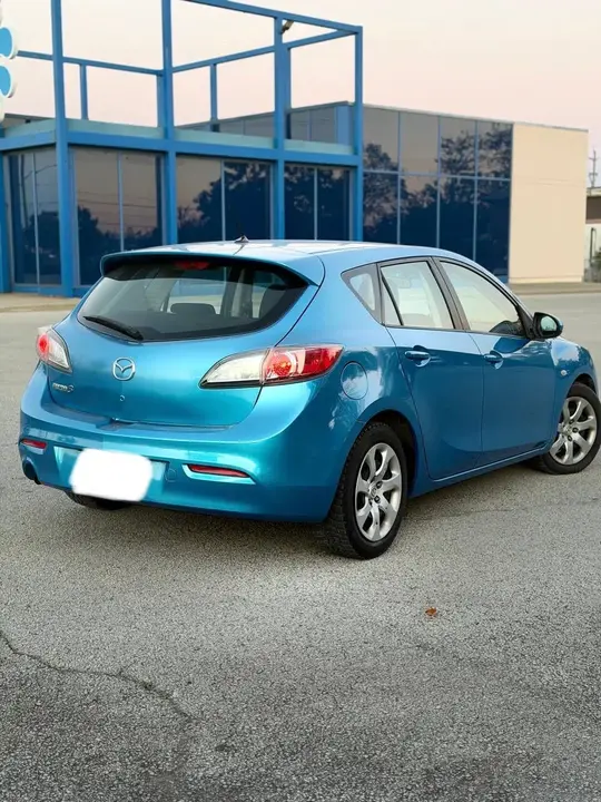 Mazda Mazda3 2010 photo 3