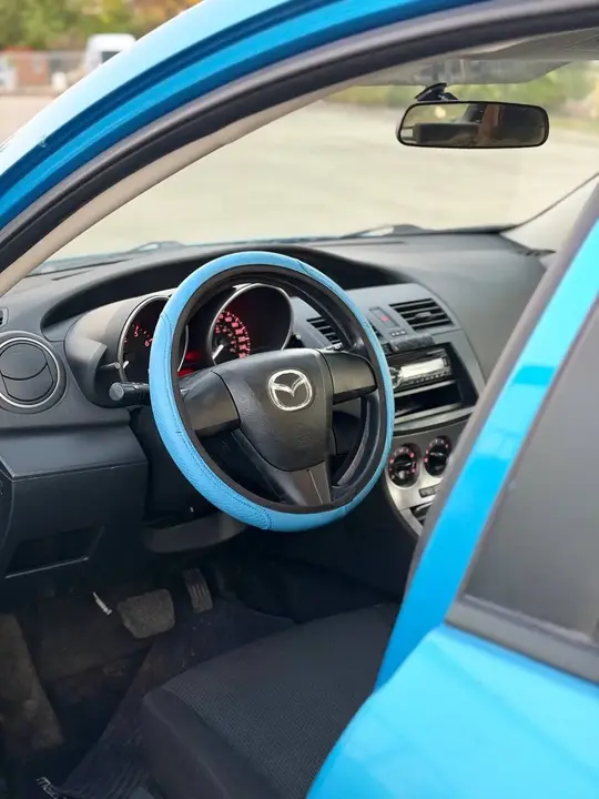 Mazda Mazda3 2010 photo 5