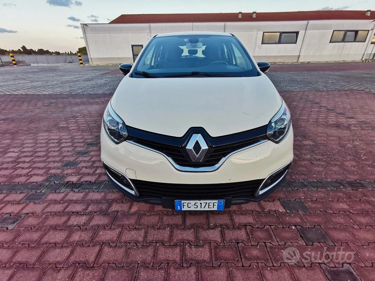 Renault Captur 2015 photo 2