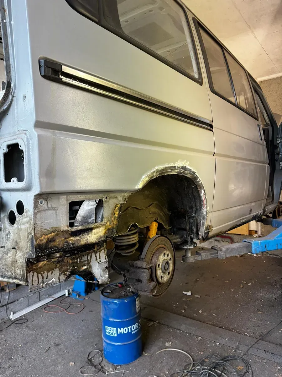Volkswagen T4 1998 photo 3