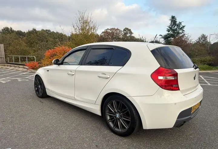 BMW 1 Series 2009 photo 3