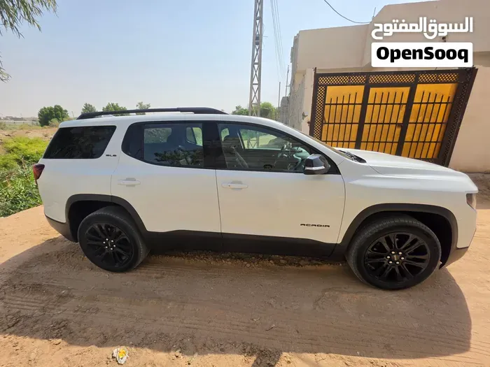 GMC Acadia 2023 photo 4
