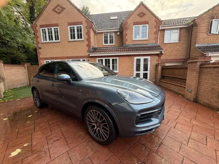Porsche Cayenne 2020 photo 2