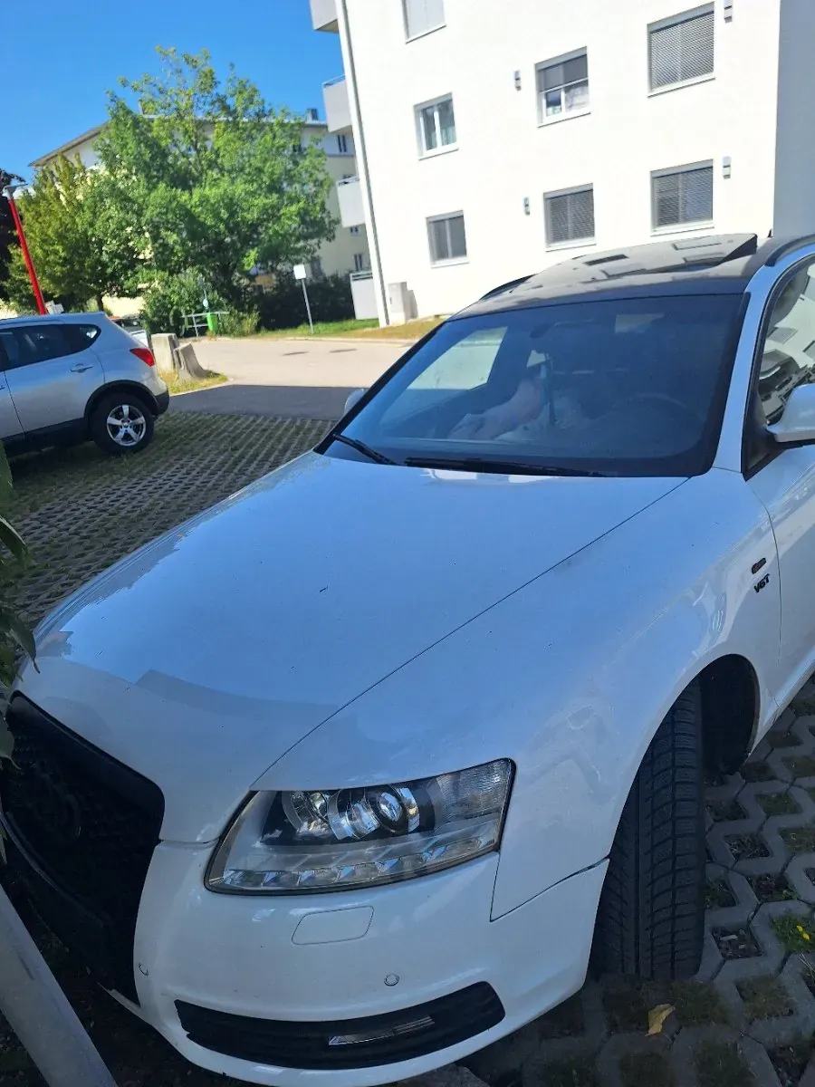 Audi A6 2010 photo 2