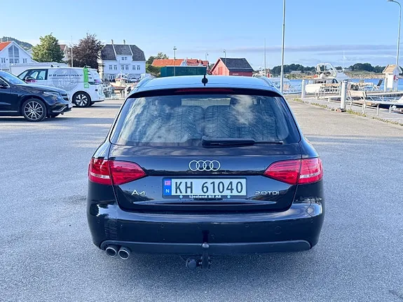 Audi A4 2009 photo 4