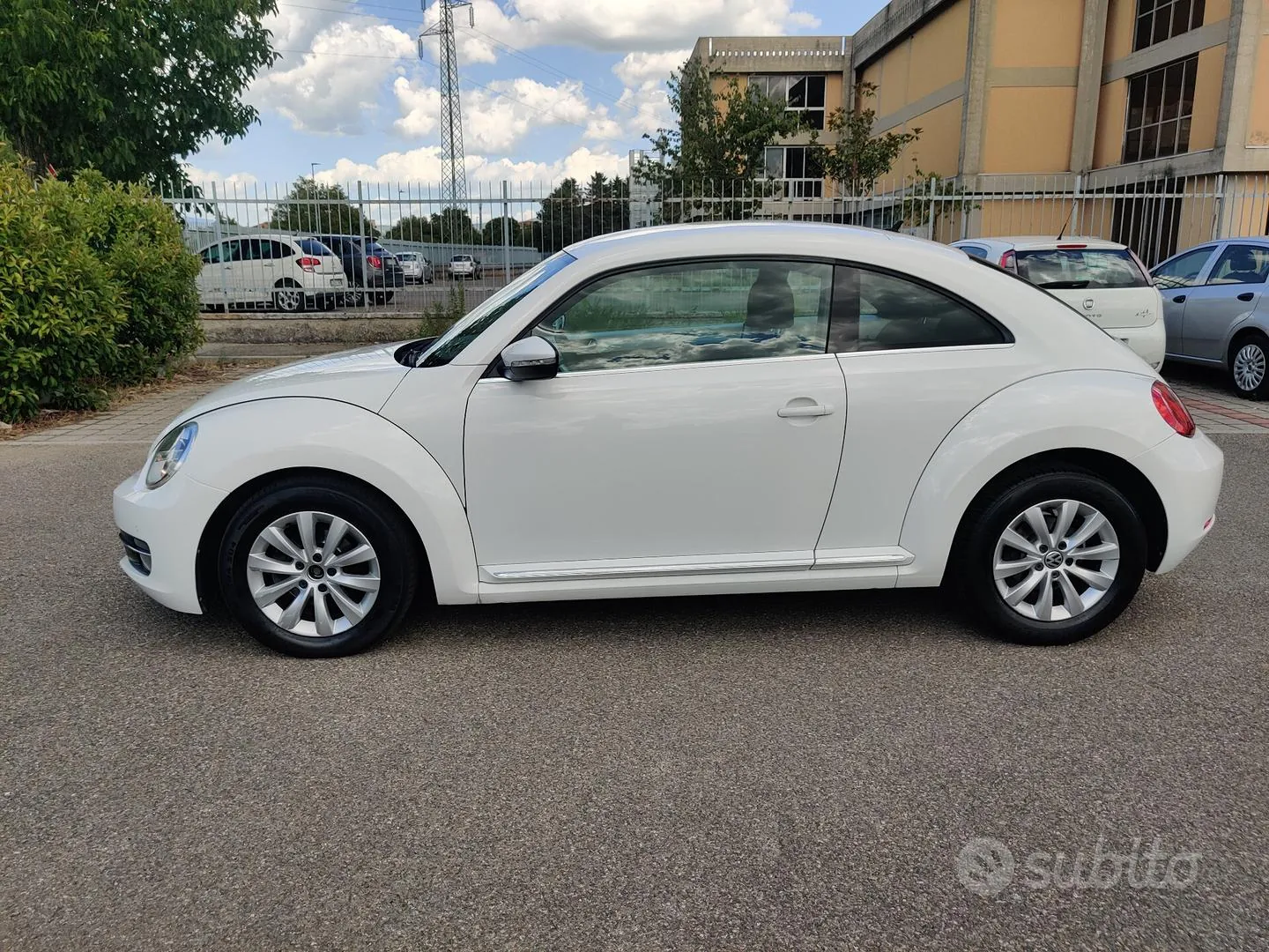 Volkswagen Maggiolino 2012 photo 2