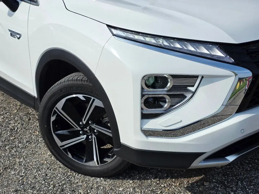 Mitsubishi Eclipse Cross 2023 photo 3
