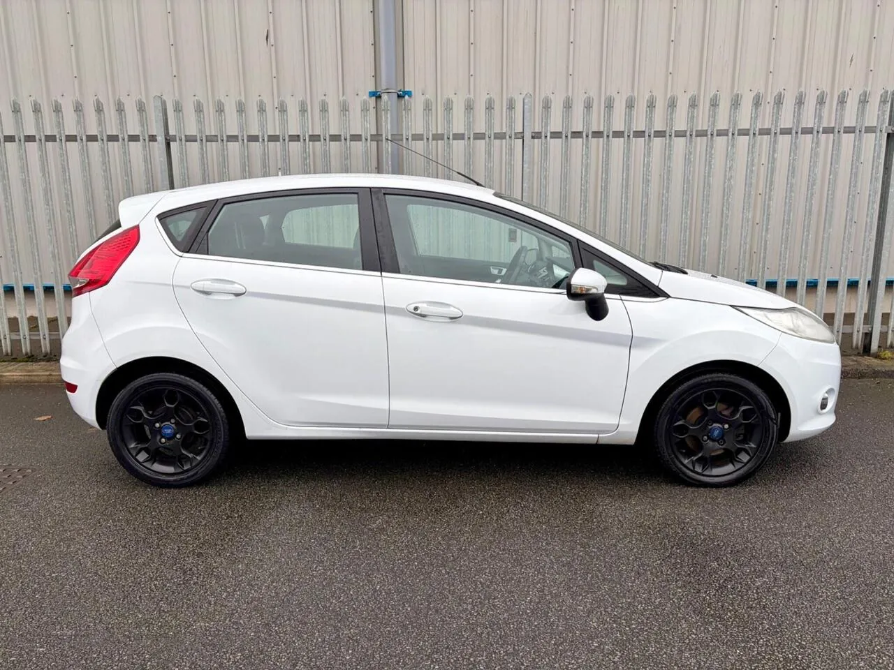 Ford Fiesta 2012 photo 3