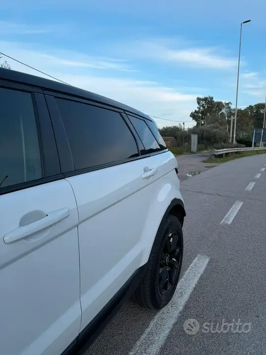 Land Rover Range Rover Evoque 2019 photo 3
