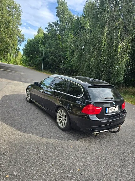 BMW 320D 2010 photo 4