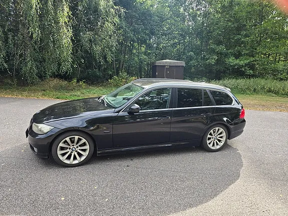 BMW 320D 2010 photo 5