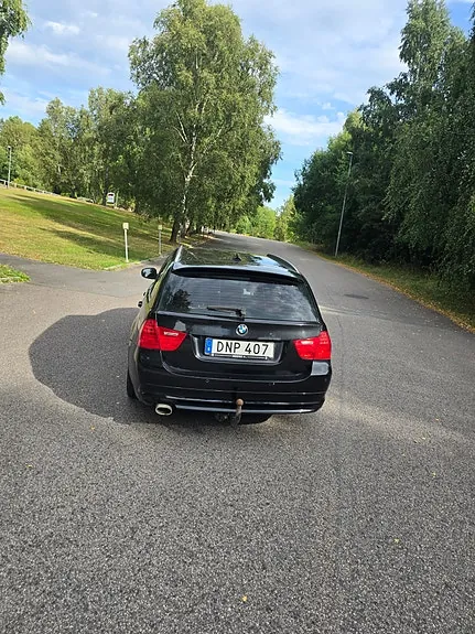 BMW 320D 2010 photo 3