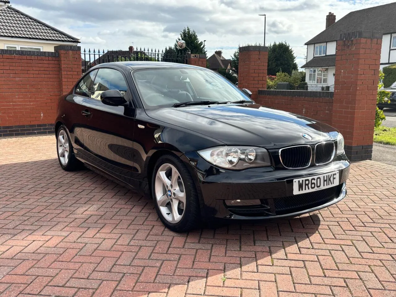 BMW 1 Series 2010 photo 2