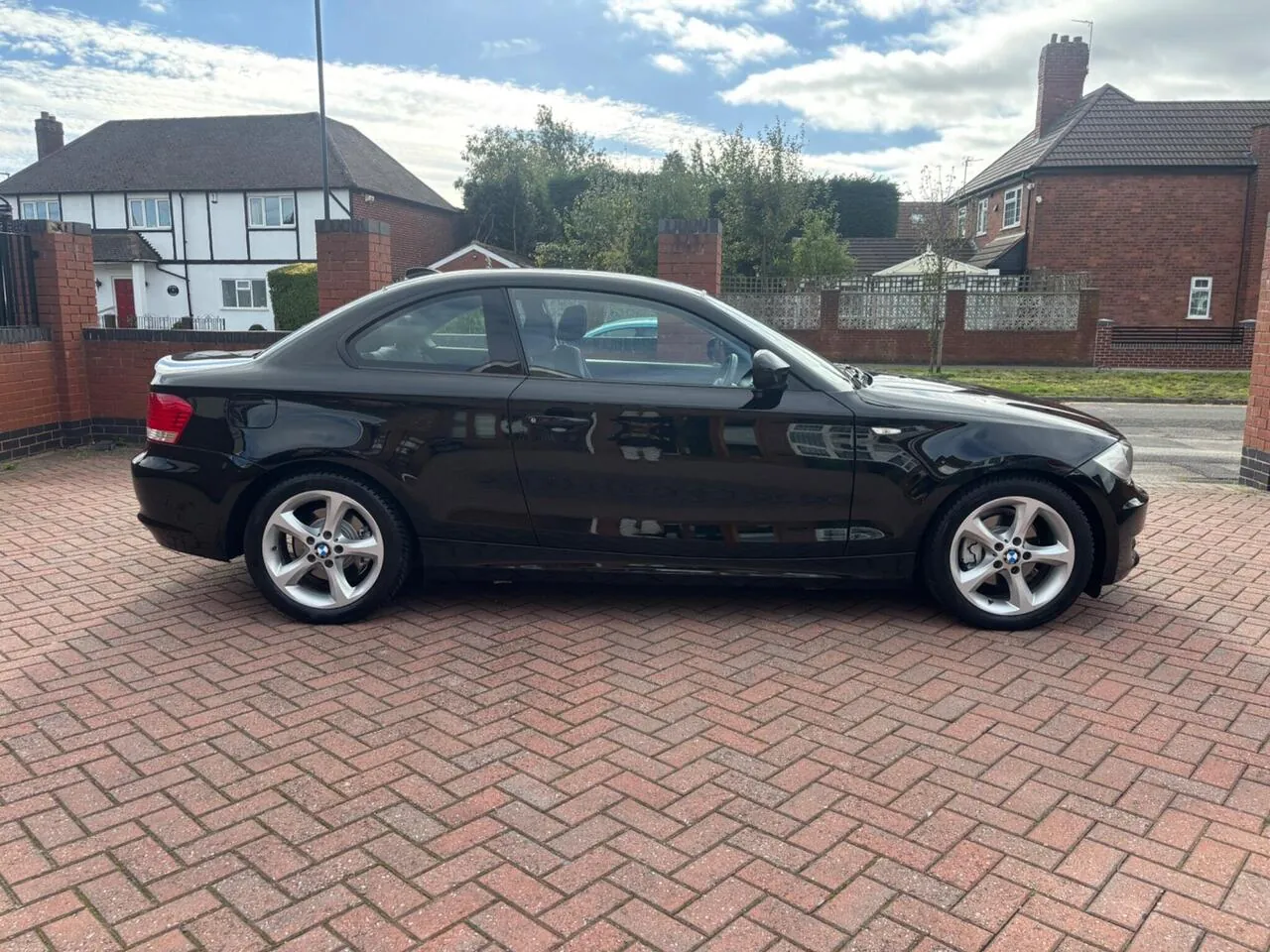 BMW 1 Series 2010 photo 3