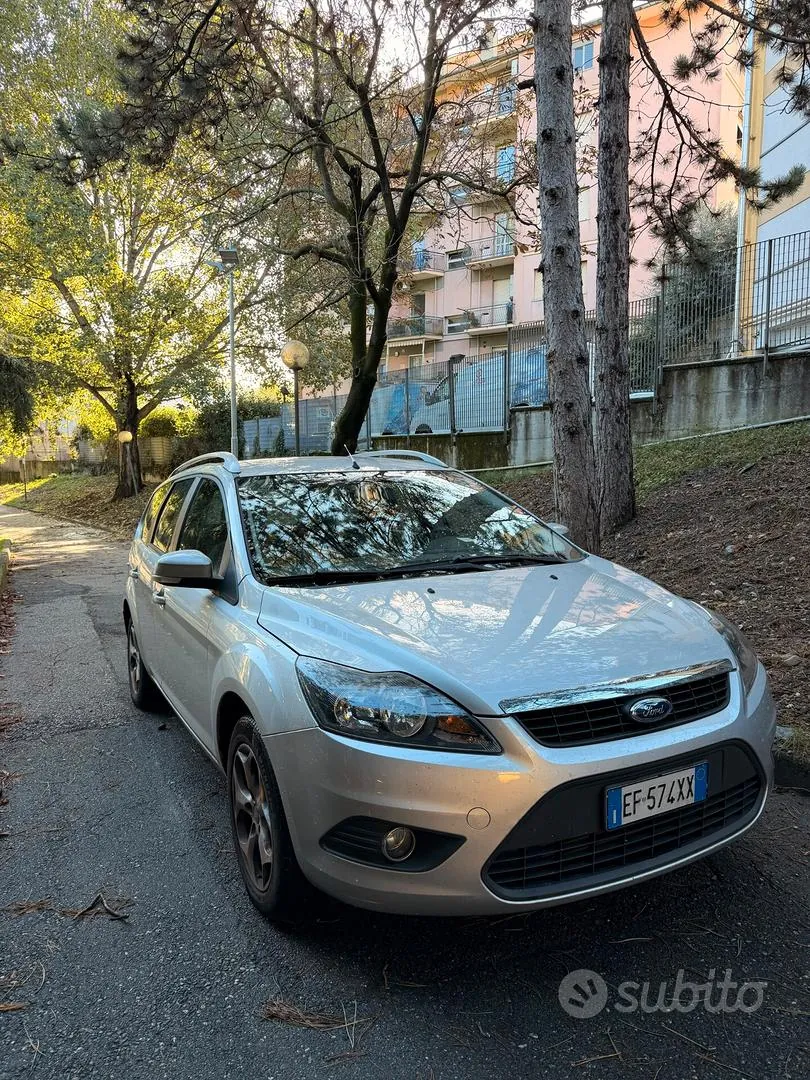 Ford Focus 2010 photo 3