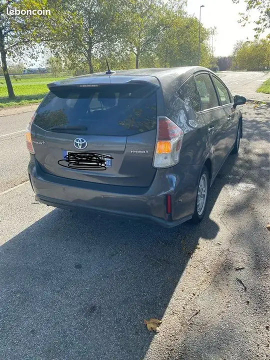 Toyota Prius 2019 photo 2