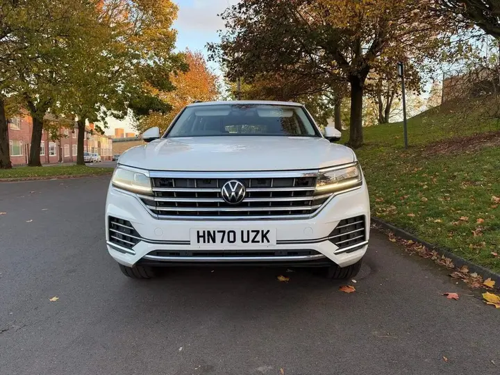 Volkswagen Touareg 2021 photo 2