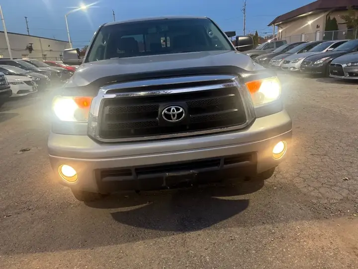 Toyota Tundra 2010 photo 3
