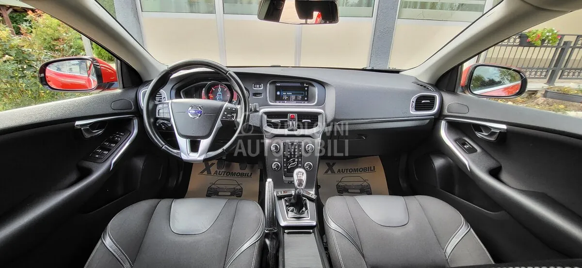 Volvo V40 2013 photo 2