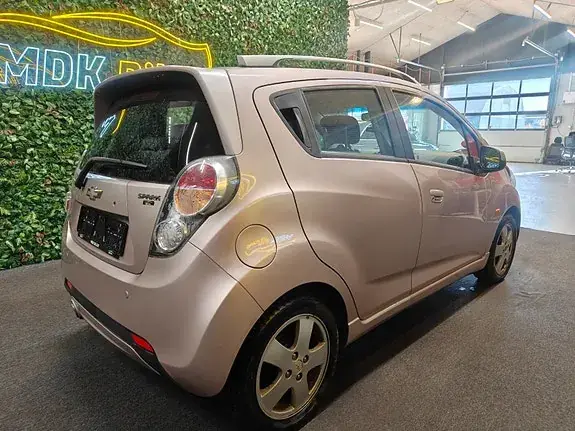 Chevrolet Spark 2011 photo 4