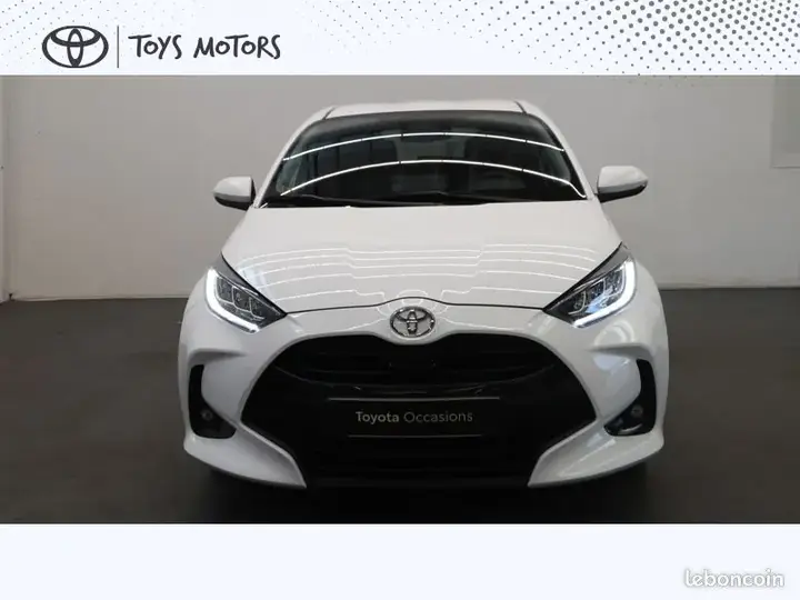 Toyota Yaris 2025 photo 2