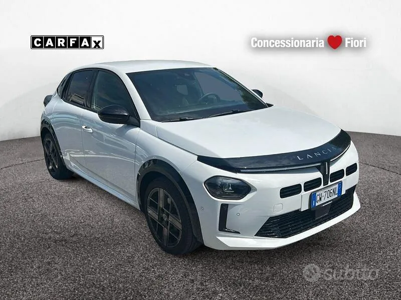 Lancia Ypsilon 2024 photo 2