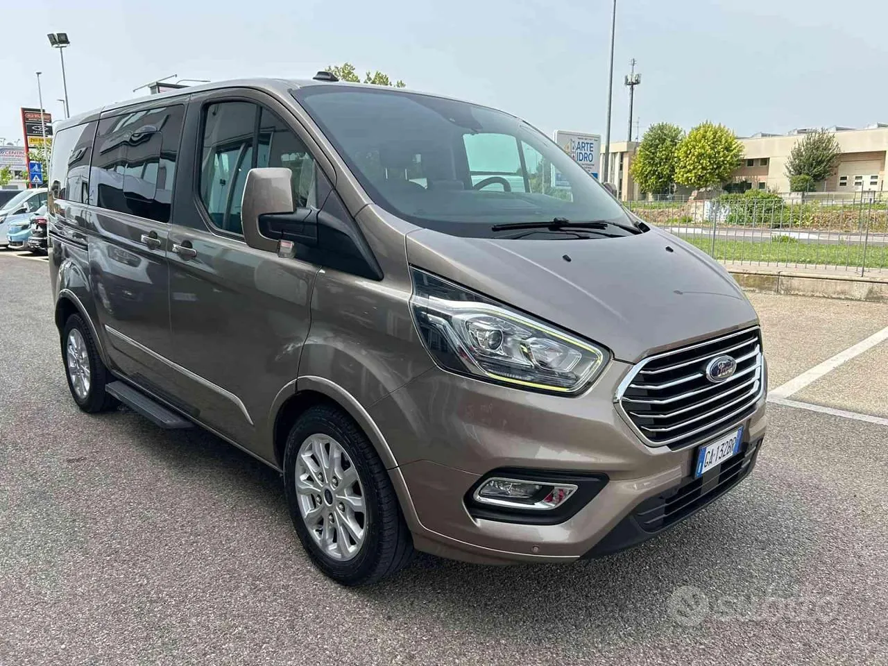 Ford Tourneo Custom 2020 photo 2