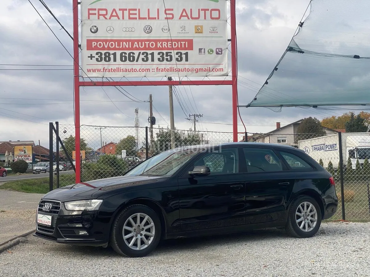 Audi A4 2012 photo 2
