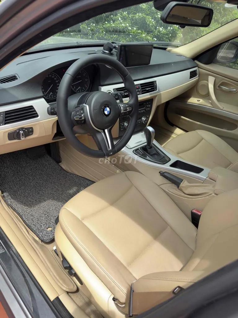 BMW 320I 2009 photo 3