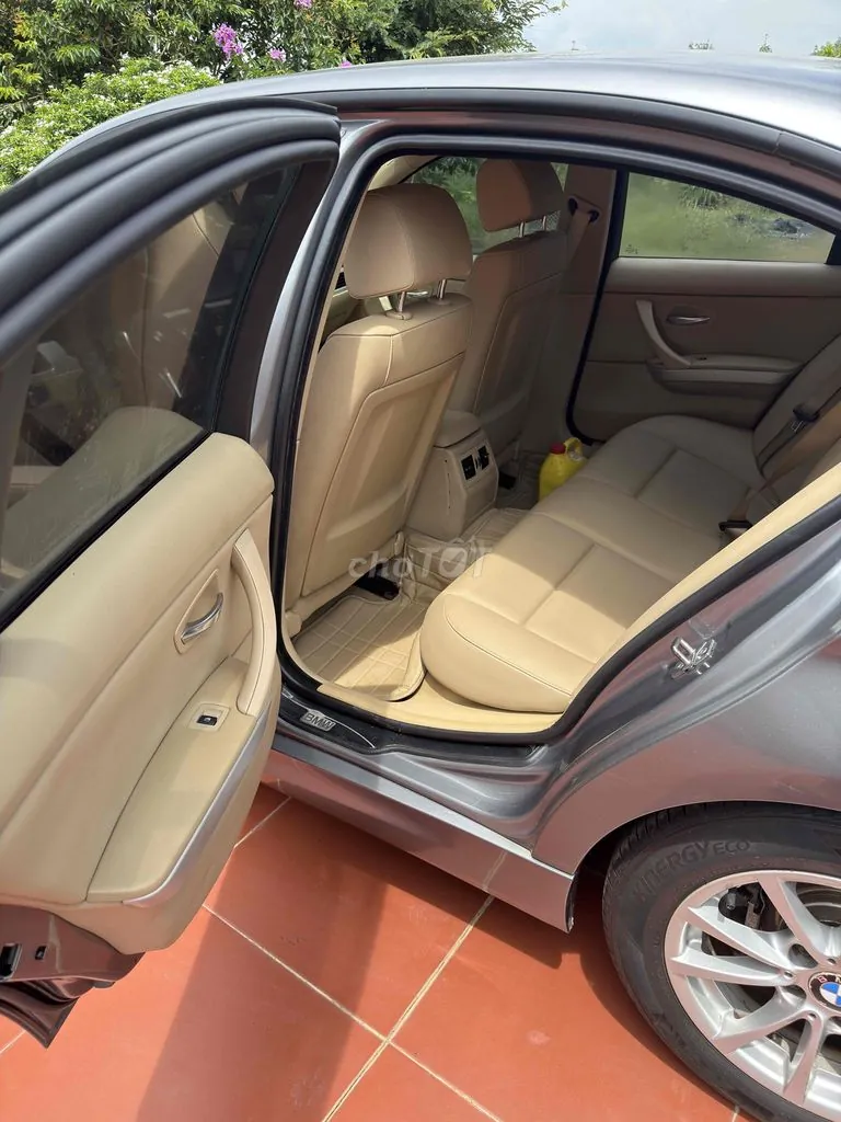 BMW 320I 2009 photo 4