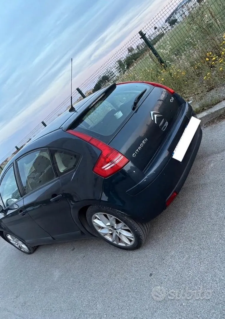 Citroen C4 2009 photo 2