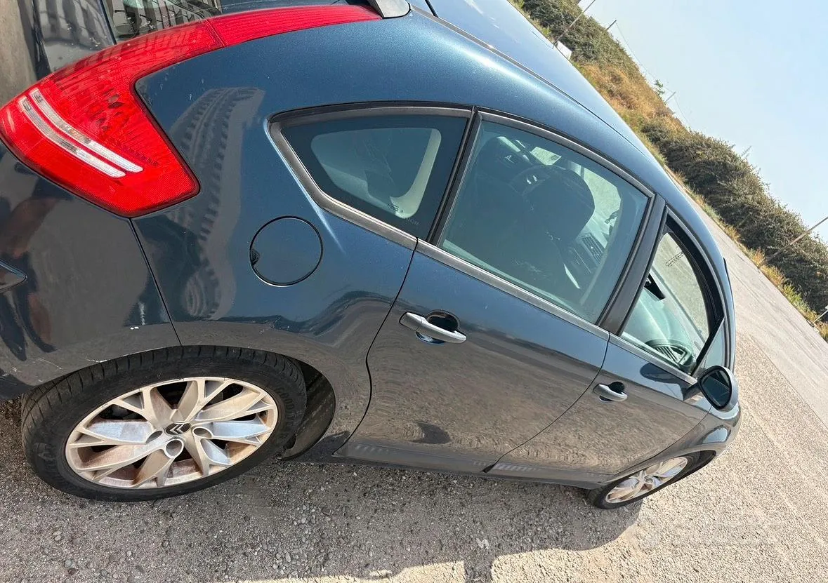 Citroen C4 2009 photo 4