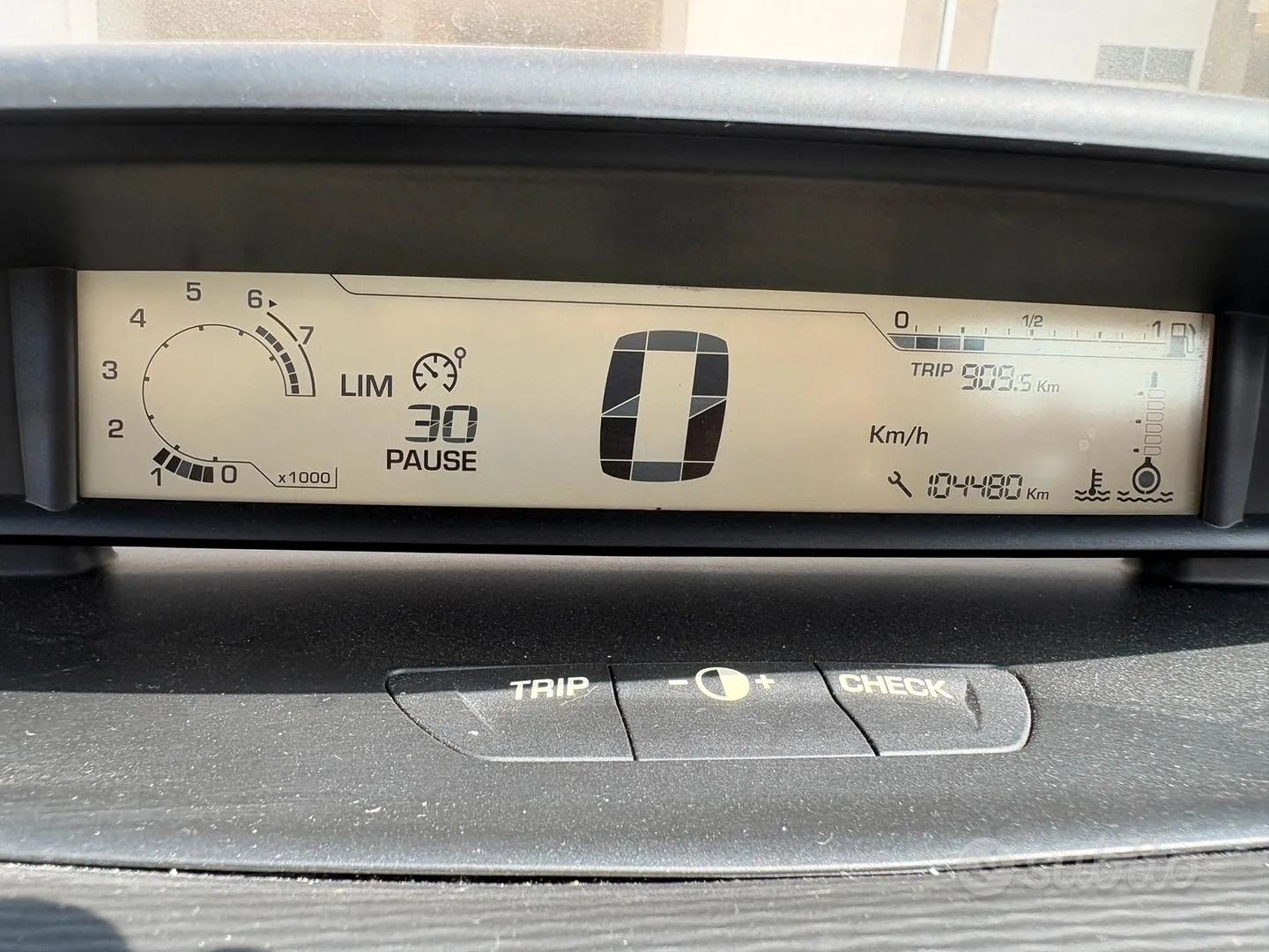 Citroen C4 2009 photo 5