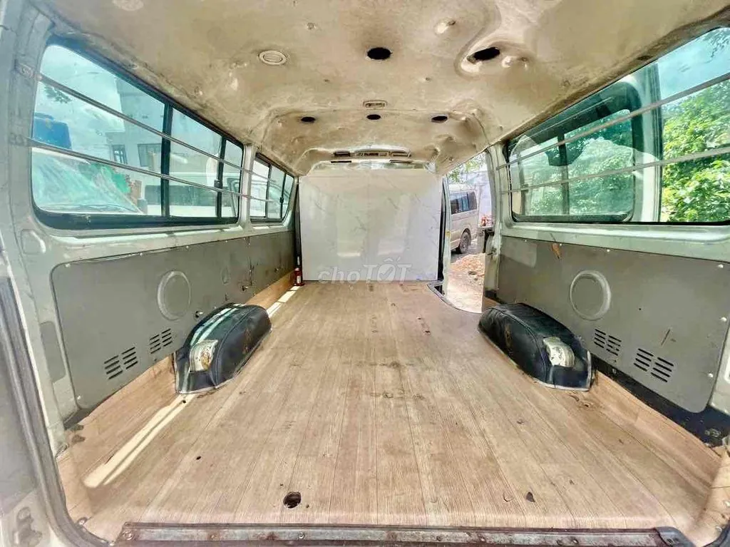 Toyota Hiace 2005 photo 4