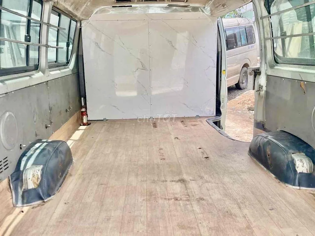 Toyota Hiace 2005 photo 3