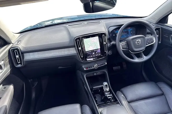 Volvo Xc40 2024 photo 2