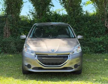 Peugeot 208 2013 photo 2