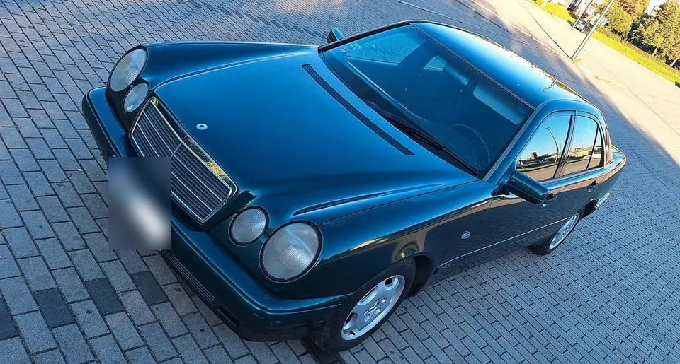 Mercedes-Benz E290