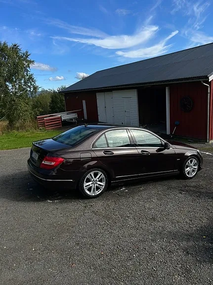 Mercedes-Benz C180 2011 photo 2